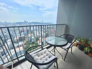 The Base Central PATTAYA 2BED King&Queen SKY SeaView & Infinity Pool
