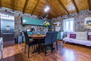 Artemis Cottage Home