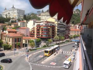 Appartements Studio central Menton : Studio - Vue sur Montagne