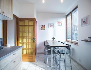 Appartements Le Logis de l'Arc - 5min Hypercentre - Max 6 Personnes : photos des chambres