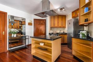 Apartment with terrace - City center and near the beach