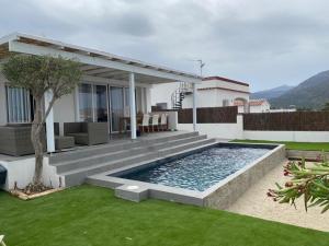 Luxury house in Roses