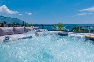 K&N LuxApartment - Jacuzzi and Magnificent Sea view