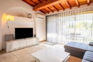 Maisons de vacances Le Mas d Emponse avec piscine : photos des chambres