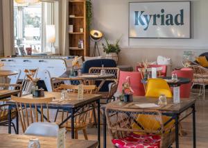 Hotels Kyriad Lyon Est - Bron Eurexpo Le Cottage : photos des chambres