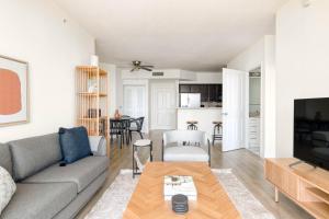 Coral Gables 2br w wd pool gym near shops MIA-46