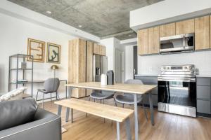 Downtown 1BR w Pool Gym WD nr Staples Center LAX-556