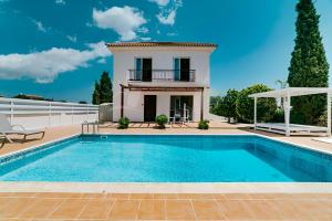 Summer Breeze - Cheerful 2 bedroom villa with pool