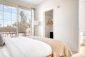 Beverly Hills 1br nr the Grove Rodeo Drive LAX-940