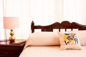 3 Bd house steps from Santo Domingo