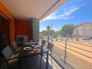 Appartements Appartement de vacances climatise avec terrasse et garage au coeur du centre historique de Frejus - FR-1-226A-290 : photos des chambres