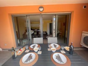 Appartements Appartement de vacances climatise avec terrasse et garage au coeur du centre historique de Frejus - FR-1-226A-290 : photos des chambres