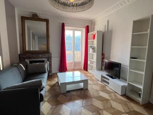 T1 moderne au cœur dAix-les-Bains, balcon, 2** étoiles - FR-1-555-33