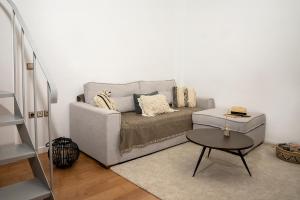 Cozy Hideaway: Serenity, Charm & Athenian Delights