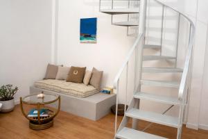Cozy Hideaway: Serenity, Charm & Athenian Delights
