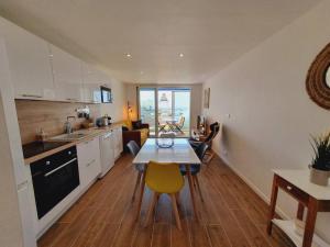 T2 FIDJI vue Port et Mer Parking CLIM Wifi - ROSSIconciergerie - Linge en option