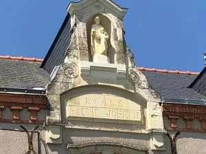 Chambres d'Hôtes - Ancienne Ecole St Joseph - Neuvy-en-Mauges