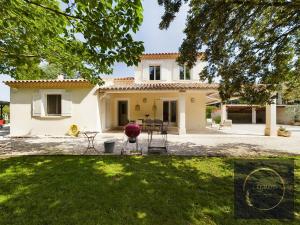 Villas Villa Crousadou, 10 personnes avec piscine a Saint-Remy-de-Provence : photos des chambres