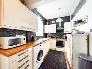 Prospect Villa -Townhouse, sleeps 6, relaxing roof top terrace