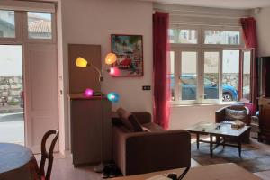 Loft au centre ville, calme, 200M de la plage
