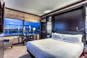 City Center - Panoramic Corner Suite at Vdara
