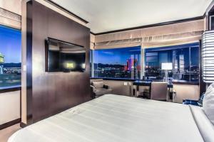 City Center - Panoramic Corner Suite at Vdara