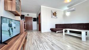 Bratanov Asteria Family