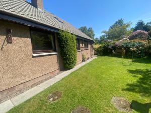 Drummond House - Pets welcome free, 3 acres of gardens, free parking