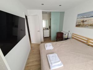 NEW Alexandra apartment, 2 min 40 sec from beach