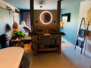 Maisons d'hotes La Cambrousse : photos des chambres
