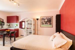 Forcella Fashion District