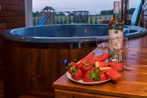 ZACISZE W OGRÓDKU Dom z balią i sauną - Ostrów