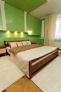 Центр. Вулиця Липова. 3 кімнати