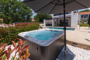 Villa Lucia with Jacuzzi and Private Pool