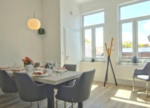 WoogeElisa - Ehrwürdige Dorfvilla in Strandnähe