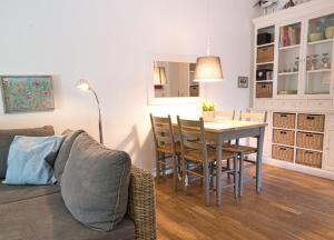 WangerRose - Familienwohnung für Groß und Klein und Hundefreunde