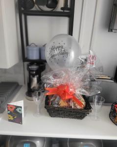 Hidden Treasure-Netflix and Wi-Fi-Basement flat