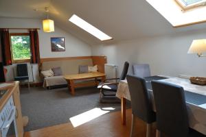 Apartament przestronny w Karpaczu, cisza, ogród, parking, balkon, taras, zieleń, sklep 5min