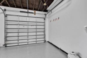 Luxury 3 Bedroom Home 5 minutes to Ocean with Heated Pool