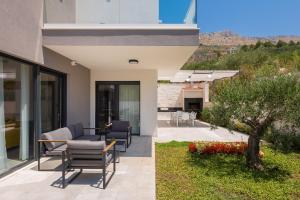 Stunning Villa In Podstrana With Outdoor Swimming Pool, Sauna And Wifi