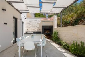 Stunning Villa In Podstrana With Outdoor Swimming Pool, Sauna And Wifi