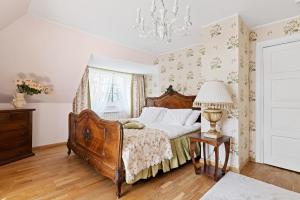 Villa Muusa with a cozy sauna, swimming pool and large beautiful garden
