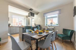 Spacious 3-Bedroom Stunning Southampton House with Garden & Parking, City Centre Retreat, Great for Families by Blue Puffin Stays