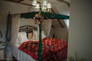 Casa Cositorarului Boutique Pension