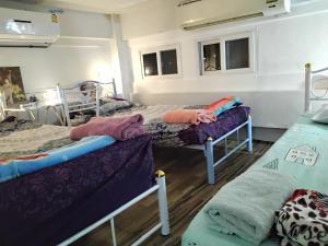 Phòng phổ thông cho 3 người có phòng tắm dùng chung (Economy Triple Room with Shared Bathroom)