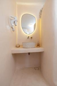 Nature Friendly Dame