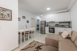 Sea Breeze Pines Retreat by PS