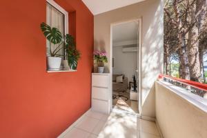 Sea Breeze Pines Retreat by PS