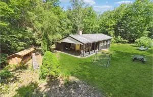 Lovely Home In Hadsund With Kitchen - Odde