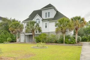 Harkers Island Vacation Rental with Pool Table! - Cedar Island